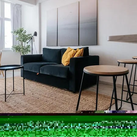 - Almirante Reis Apartment *