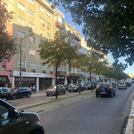 Apartament - Almirante Reis *